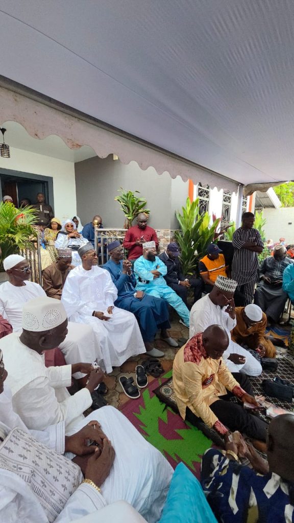Conakry, Une cérémonie de baptême empreinte d’émotion et de convivialité chez Lansana Diané